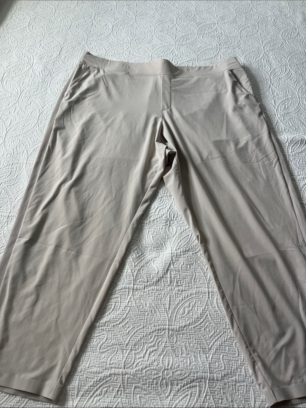 Athleta Women's Brooklyn Ankle Cropped Pants in Light Taupe, size 22
